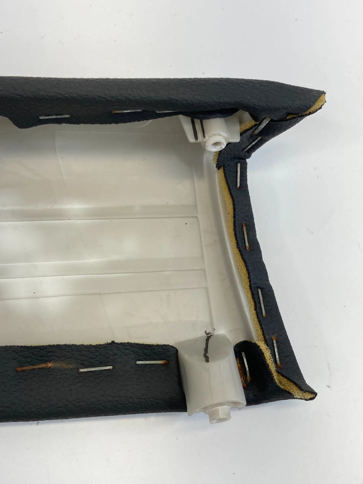 2011-2014 CHEVROLET CRUZE FRONT LEFT DRIVER SIDE INTERIOR DOOR PANEL ARMREST OEM