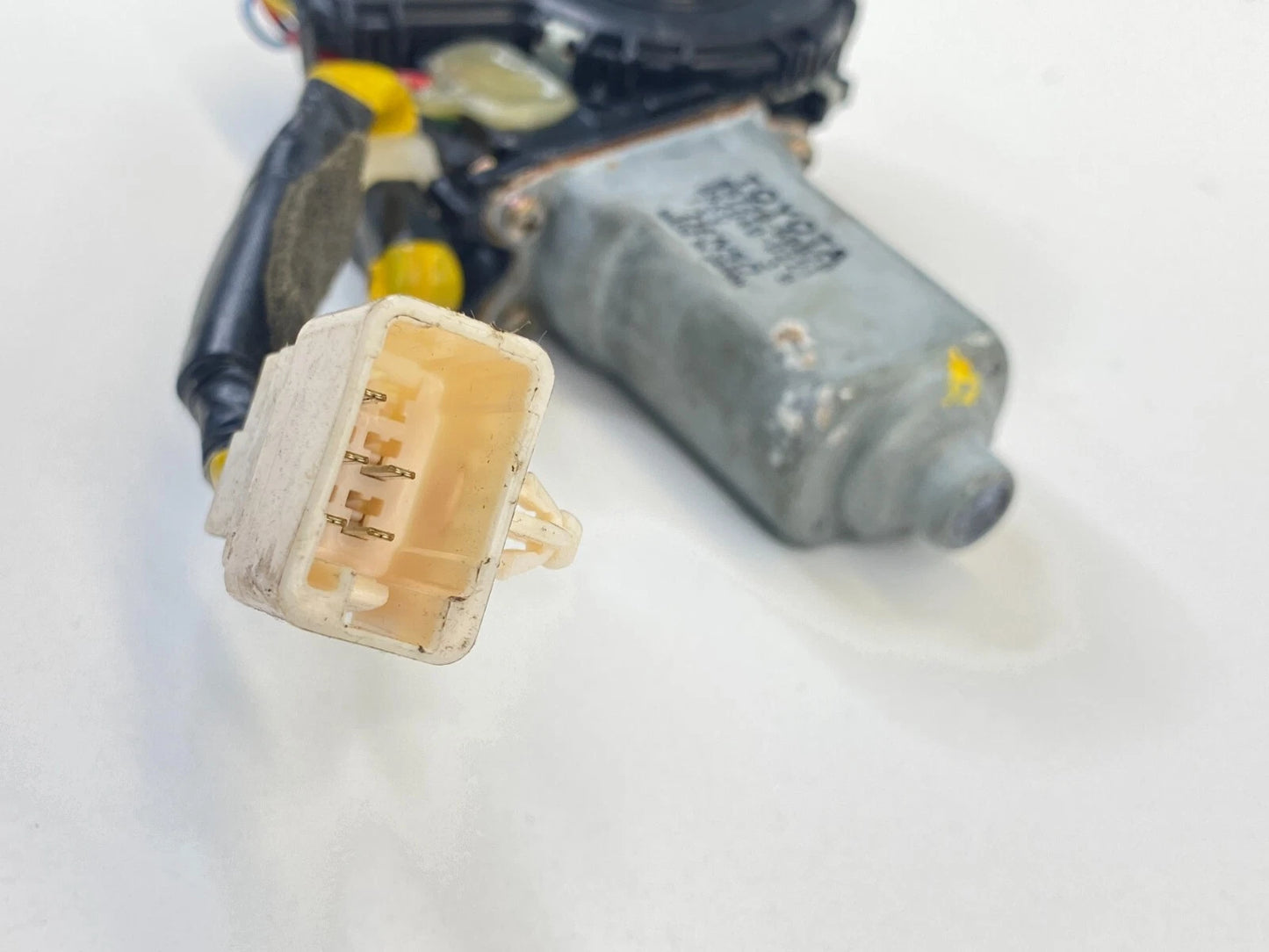 1995-2000 LEXUS LS400 SEDAN REAR RIGHT PASSENGER SIDE WINDOW MOTOR 85720-50070