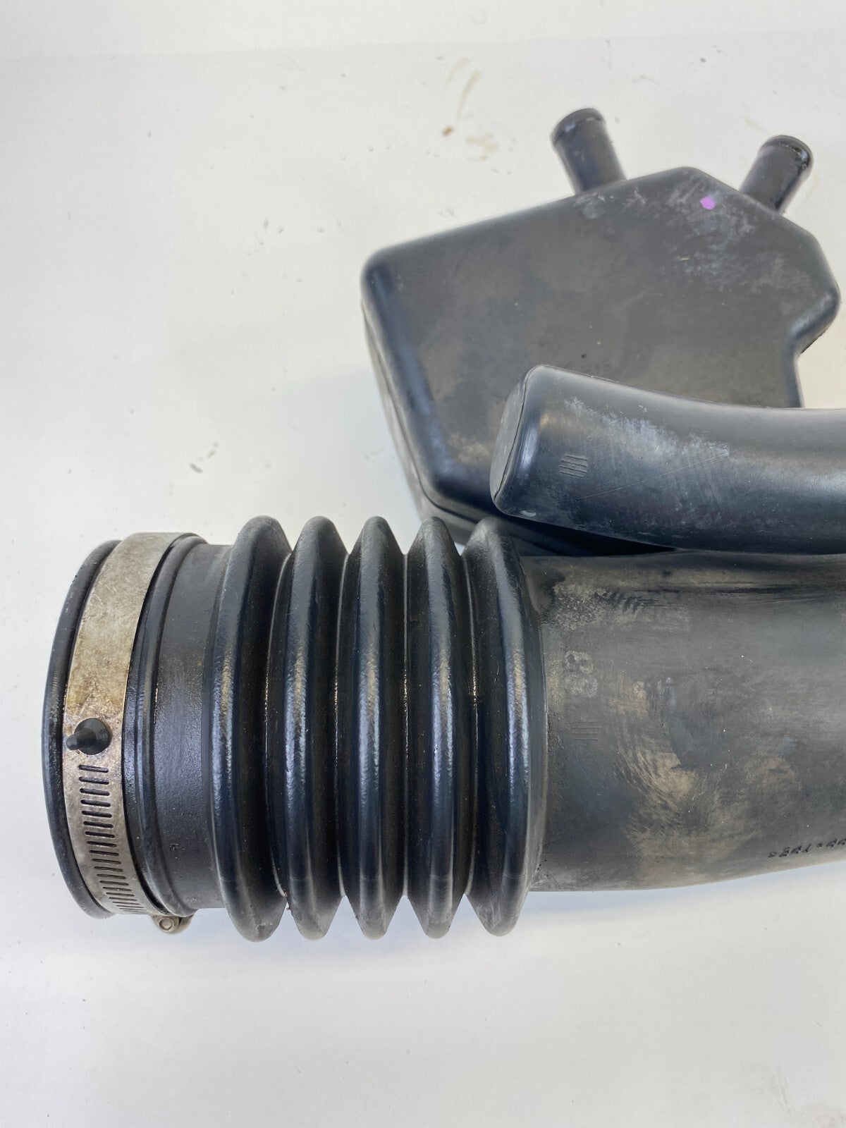 2005-2015 Nissan Armada 5.6L V8 AT Air Intake Cleaner Hose Tube Duct Pipe OEM