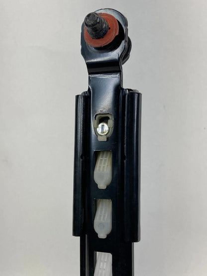 2012-2017 HYUNDAI ACCENT FRONT RIGHT PASSENGER SIDE SEAT BELT HEIGHT ADJUSTER