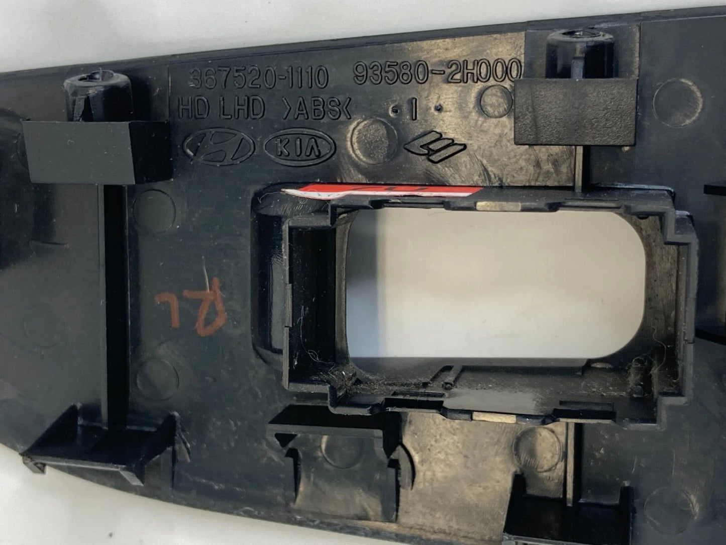 07-10 HYUNDAI ELANTRA REAR LEFT BACK SIDE DOOR WINDOW SWITCH BEZEL 93580-2H000