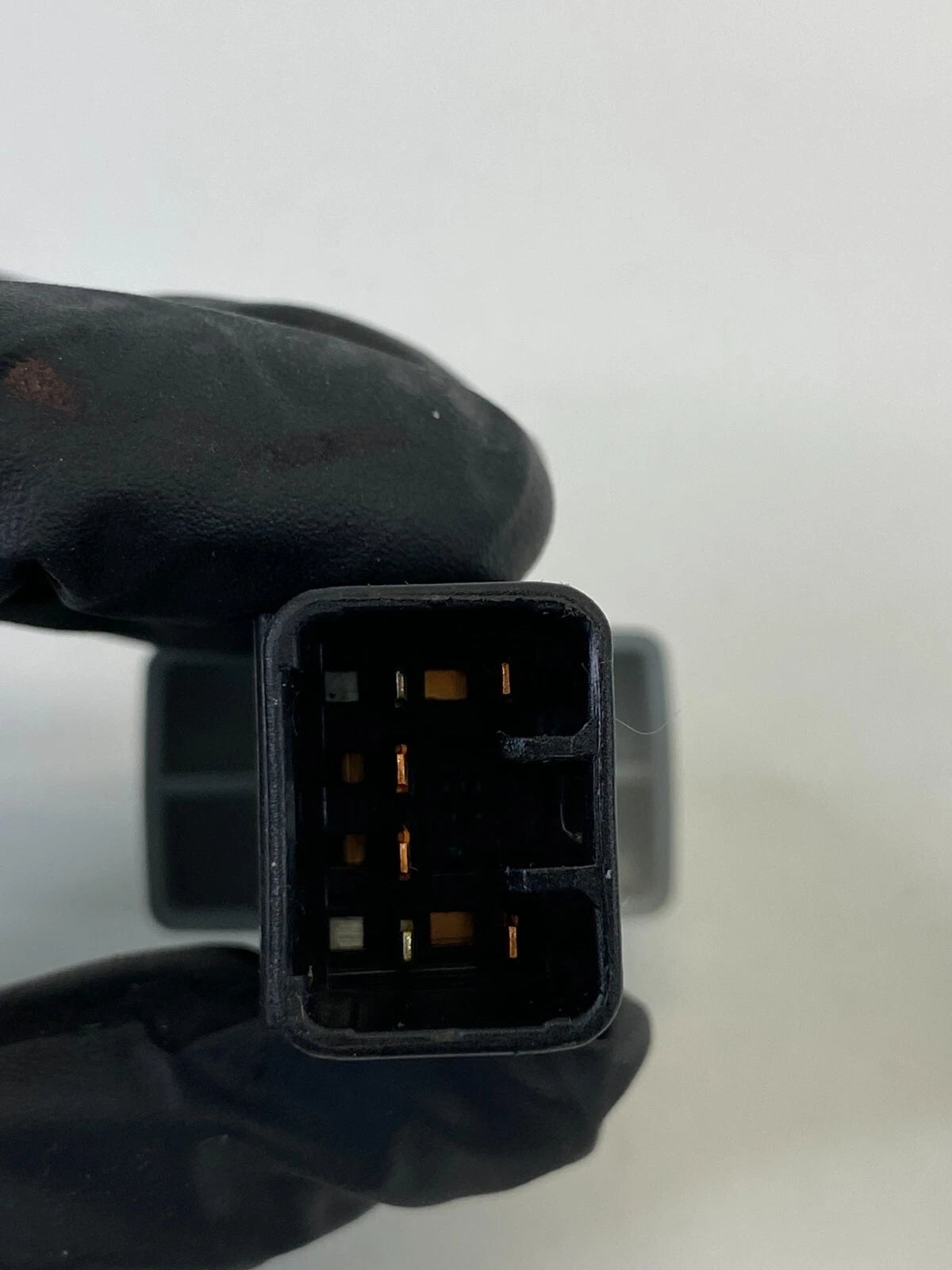 2004-2006 KIA SPECTRA SEDAN DASH REAR DEFROSTER SWITCH BUTTON 202002962 OEM