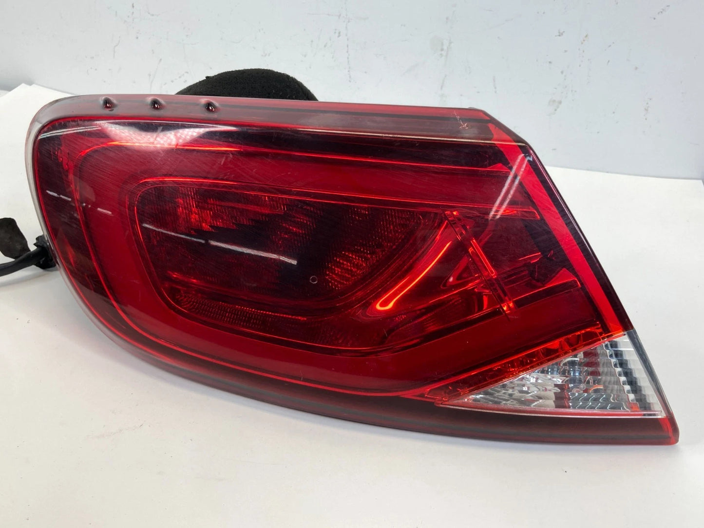 2015-2017 Chrysler 200 Rear Left Side Stop Turn Tail Light Lamp 68110361AA OEM