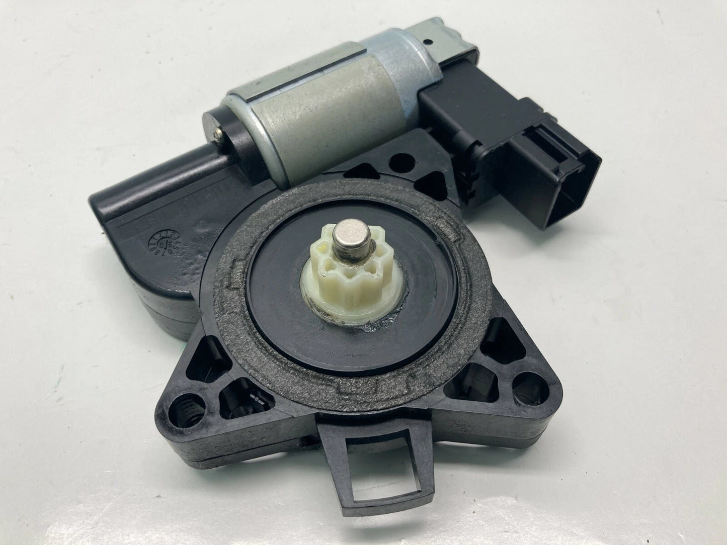 2003-2008 MAZDA 6 2004-2009 MAZDA 3 FRONT POWER WINDOW MOTOR OEM