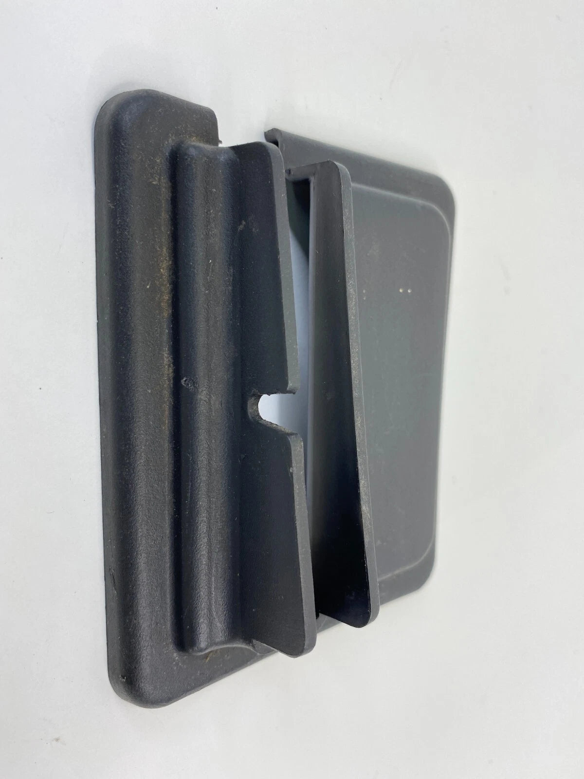 1999-2004 FORD MUSTANG FRONT LEFT SEATTRACK BOLT COVER TRIM XR33-63618C82-BB
