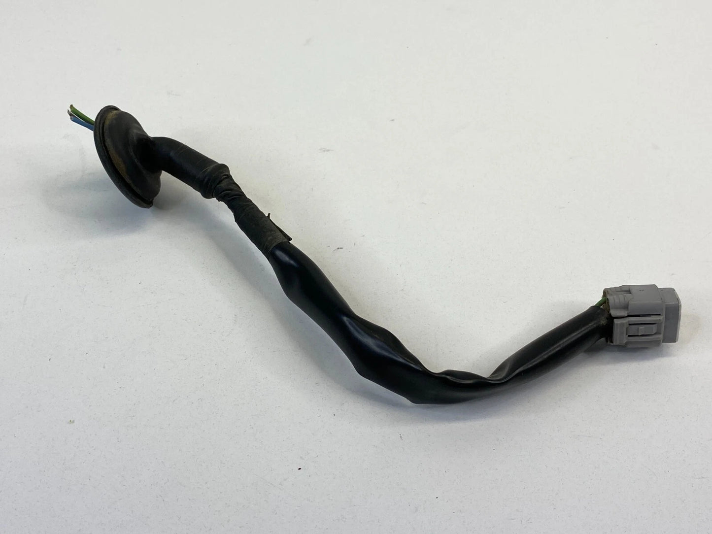 2006-2009 PONTIAC TORRENT REAR RIGHT TAIL LIGHT WIRE HARNESS CABLE CONNECTOR OEM