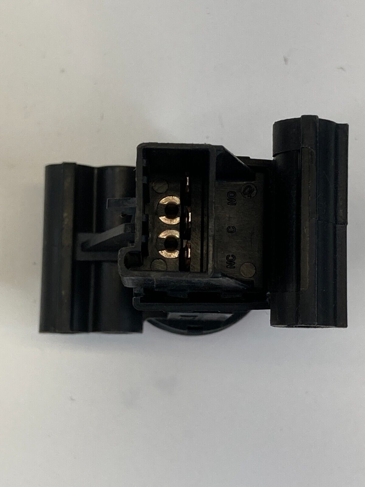 2008-2011 Ford Focus First Inertia Fuel Pump Shut-Off Switch Button OEM