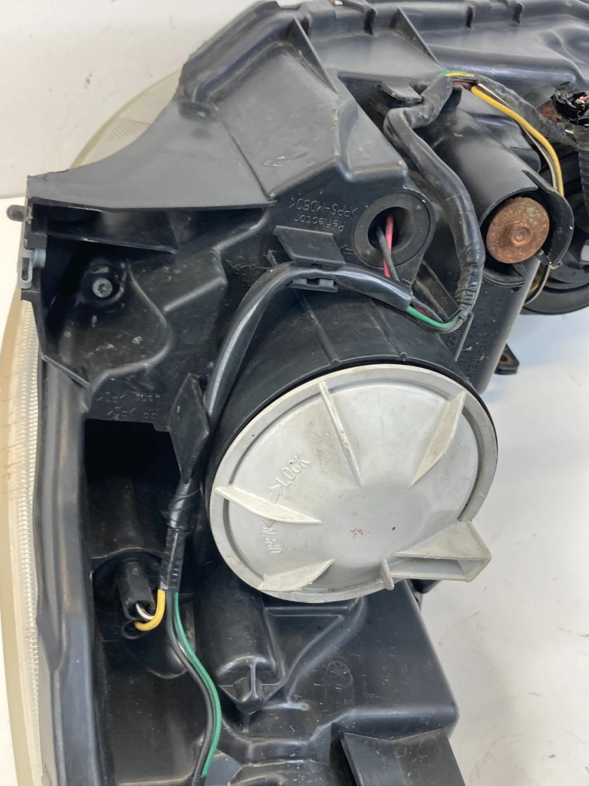 2010 SUBARU OUTBACK FRONT PASSENGER RIGHT SIDE HEADLIGHT LAMP ASSEMBLY OEM