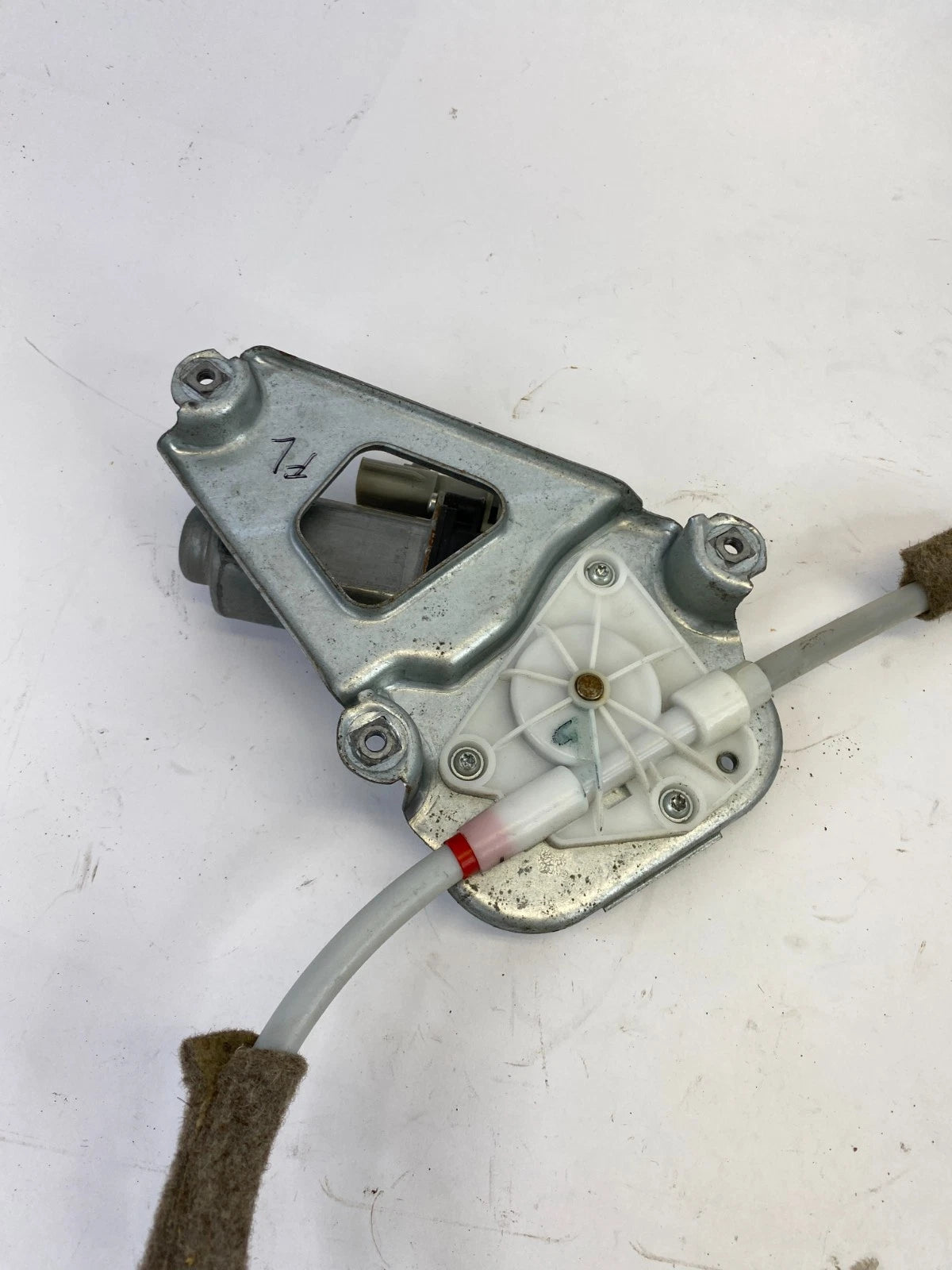 2006 2007 JEEP LIBERTY FRONT LH DRIVER SIDE POWER WINDOW MOTOR W REGULATOR OEM