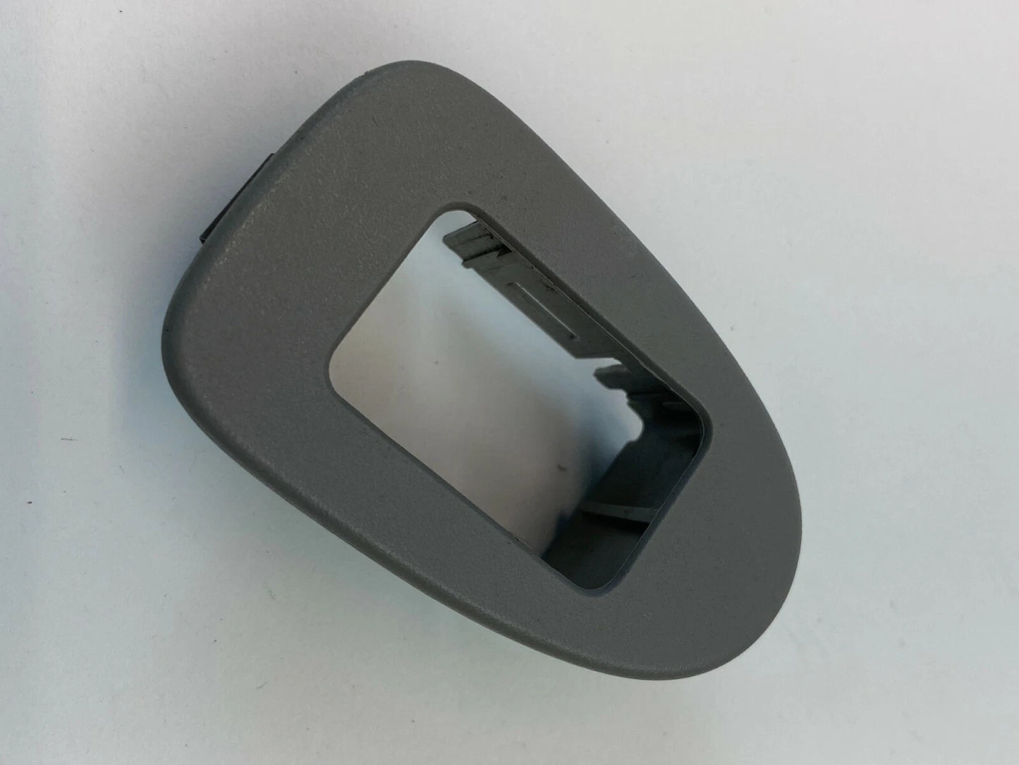 2002-2007 BUICK RENDEZVOUS FRONT RIGHT SIDE WINDOW SWITCH BEZEL TRIM COVER OEM