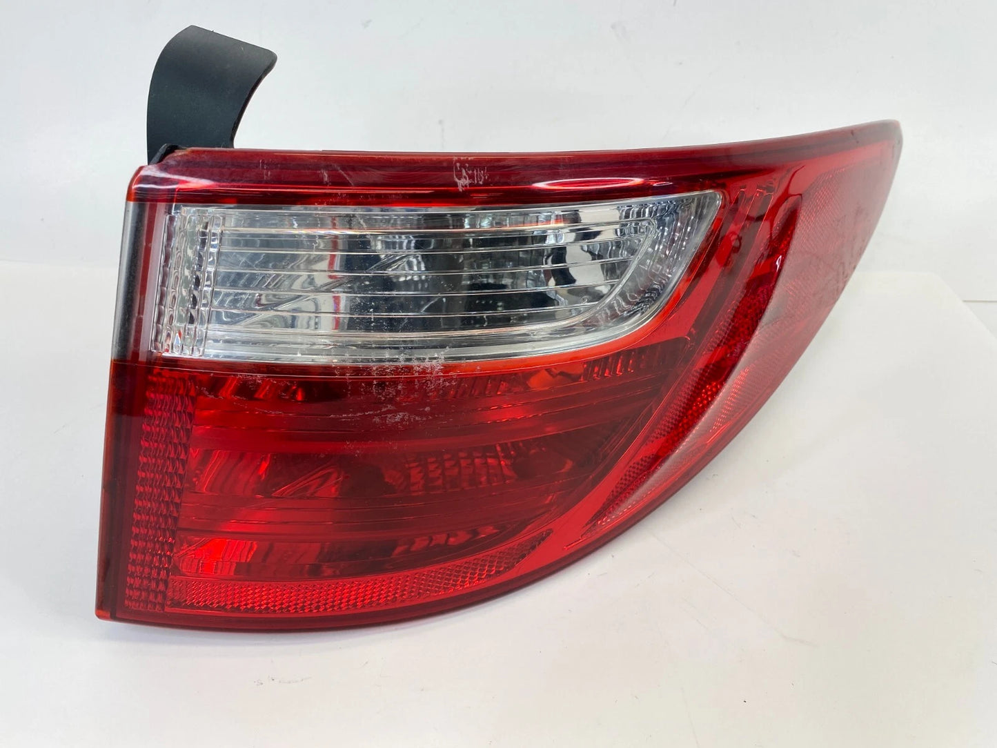 13-16 HYUNDAI SANTA FE RR RIGHT PASSENGER OUTER TAIL LIGHT TAILLIGHT 92402-B8000