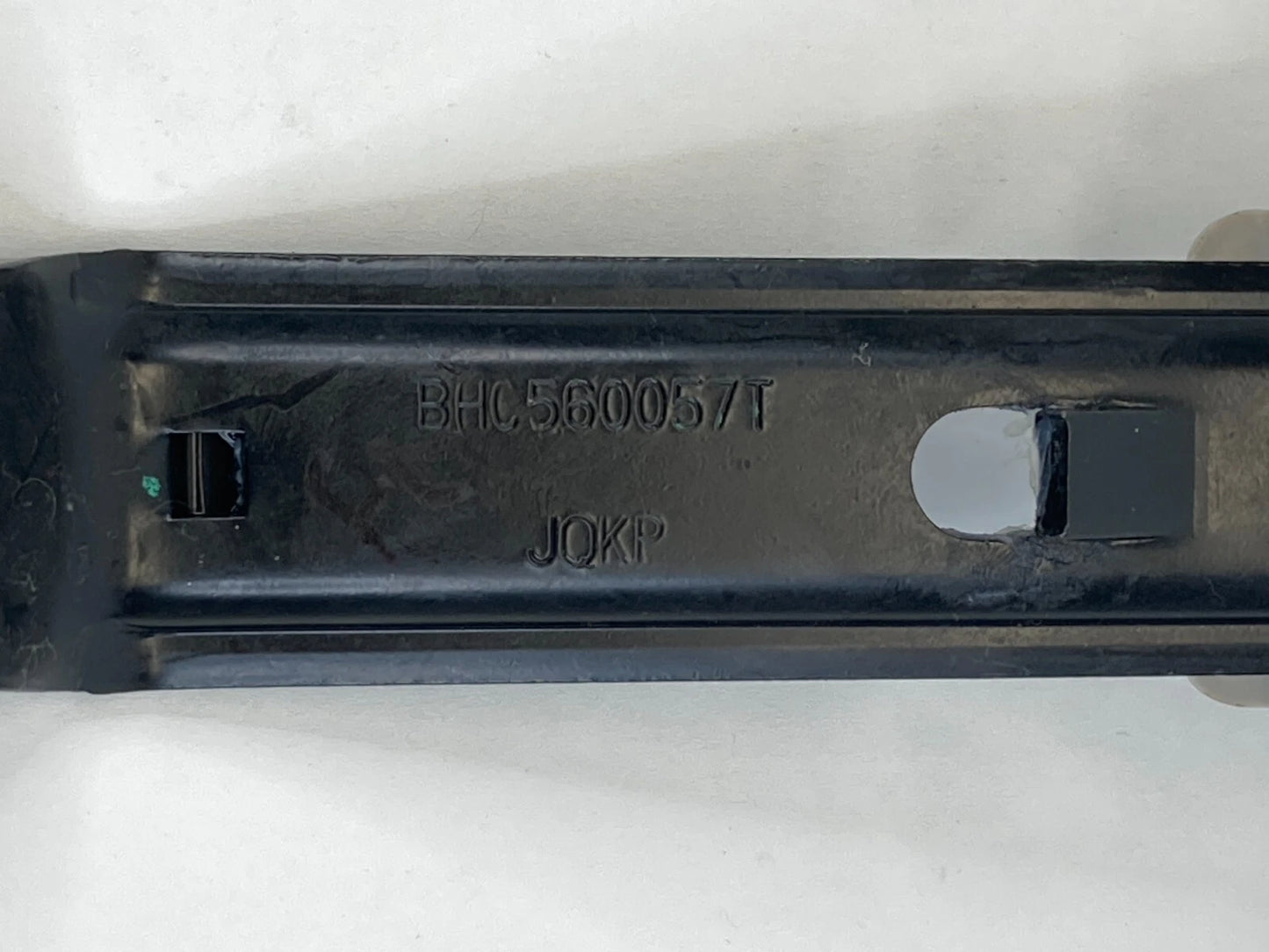 2010-2013 SUZUKI SX4 FRONT LEFT DRIVER SIDE SEAT BELT HEIGHT ADJUSTER OEM