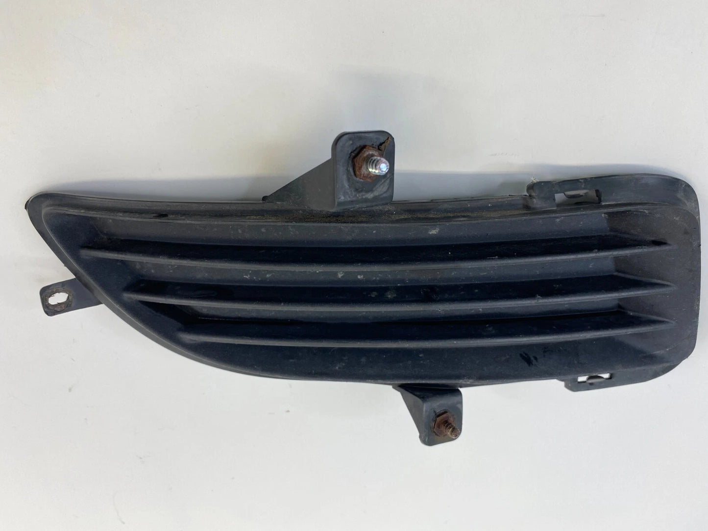 2006-2008 HYUNDAI SONATA FRONT BUMPER RIGHT FOG GRILLE HOLE COVER 86513-3K000