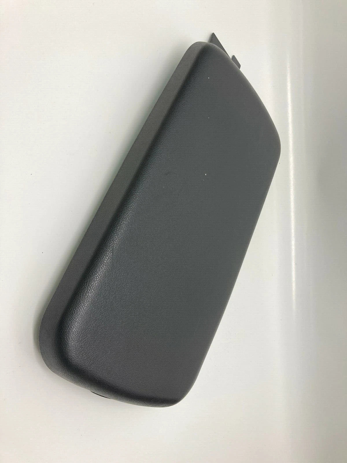 2005 2006 2007 2008 2009 2010 PONTIAC G6 CENTER CONSOLE ARMREST LID ARM REST OEM