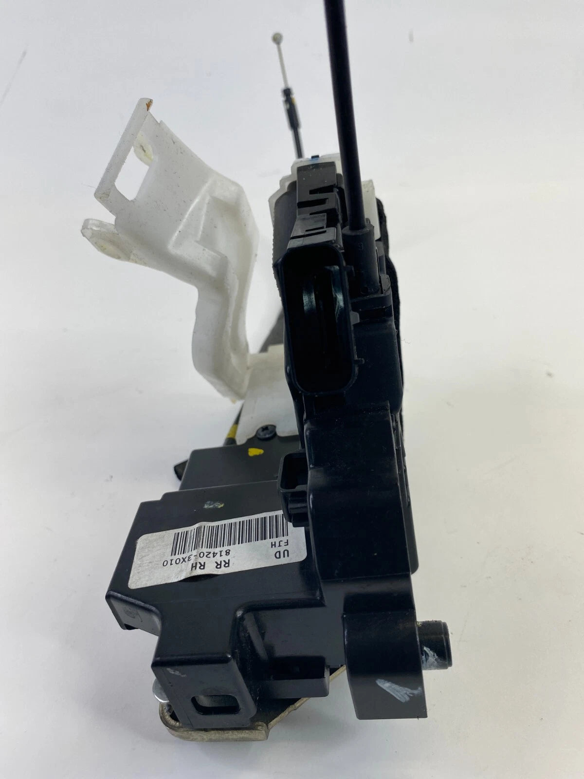 11-16 HYUNDAI ELANTRA REAR RIGHT PASSENGER SIDE DOOR LOCK LATCH 81420-3X010 OEM