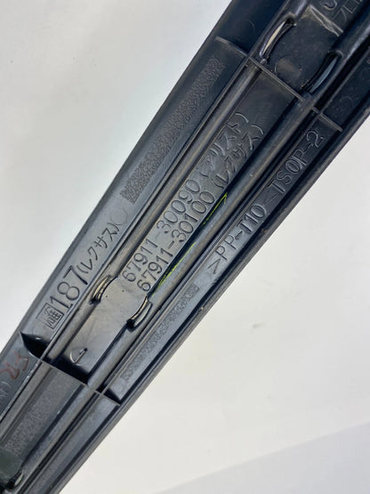 1998-2005 LEXUS GS300 FRONT RIGHT SIDE DOOR SILL SCUFF STRIP PLATE 67911-30100