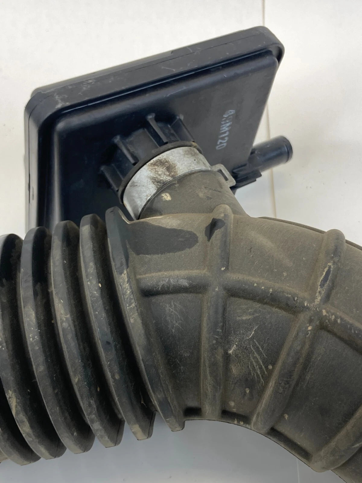 2013-2018 Nissan Altima 2.5L L4 Air Intake Cleaner Resonator Duct Tube Pipe Hose