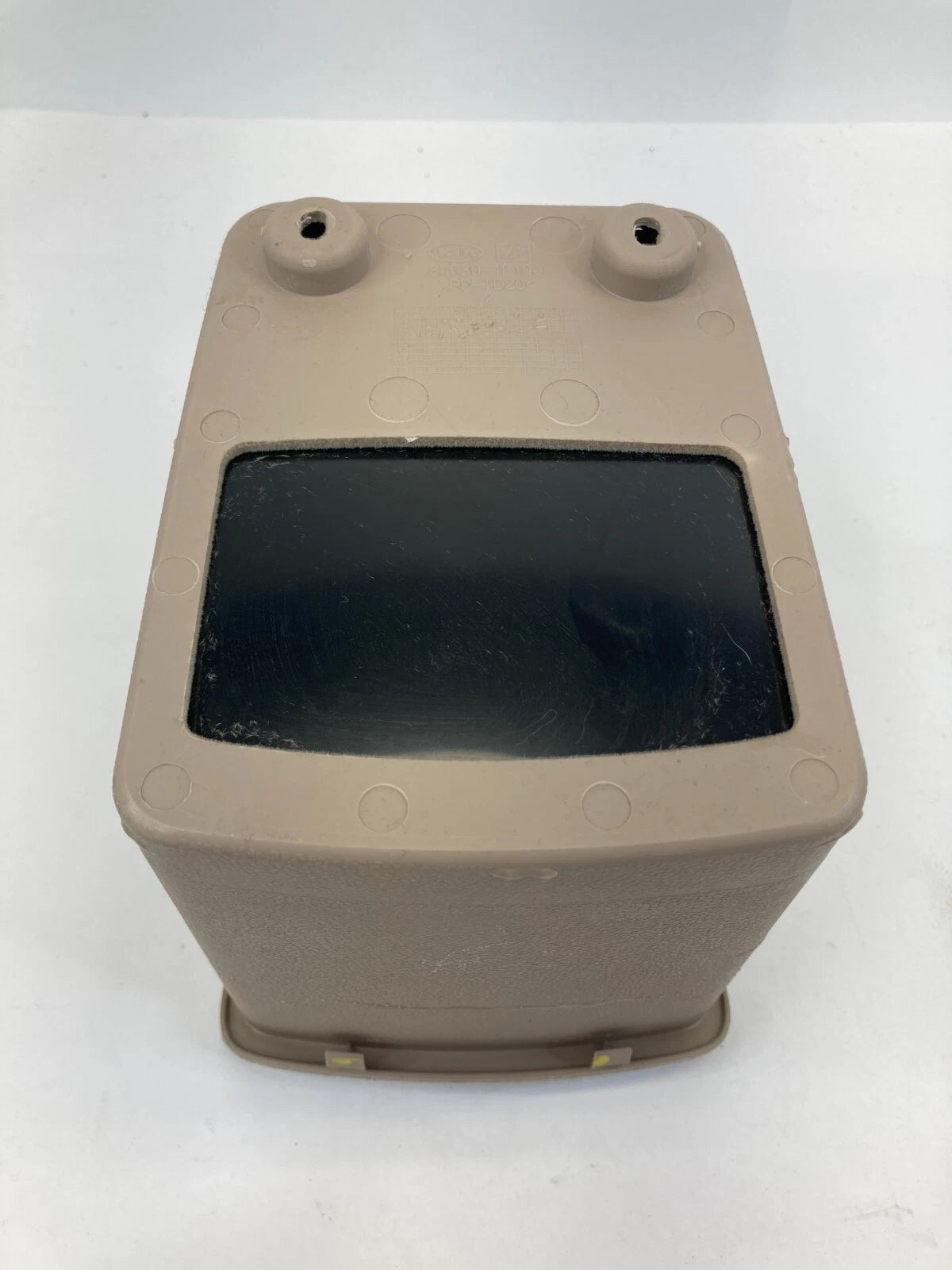 2005-2008 KIA SPORTAGE CENTER CONSOLE STORAGE COMPARTMENT BOX 84630-1F100 OEM