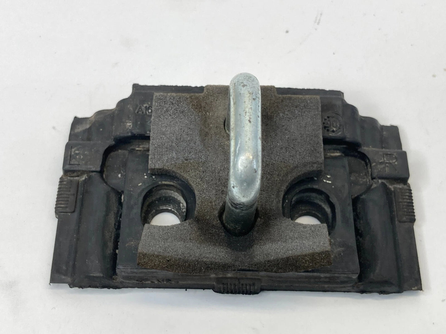 2006-2014 MERCEDES-BENZ ML 350 TRUNK TAILGATE LOCK STRIKER CLAMP OEM