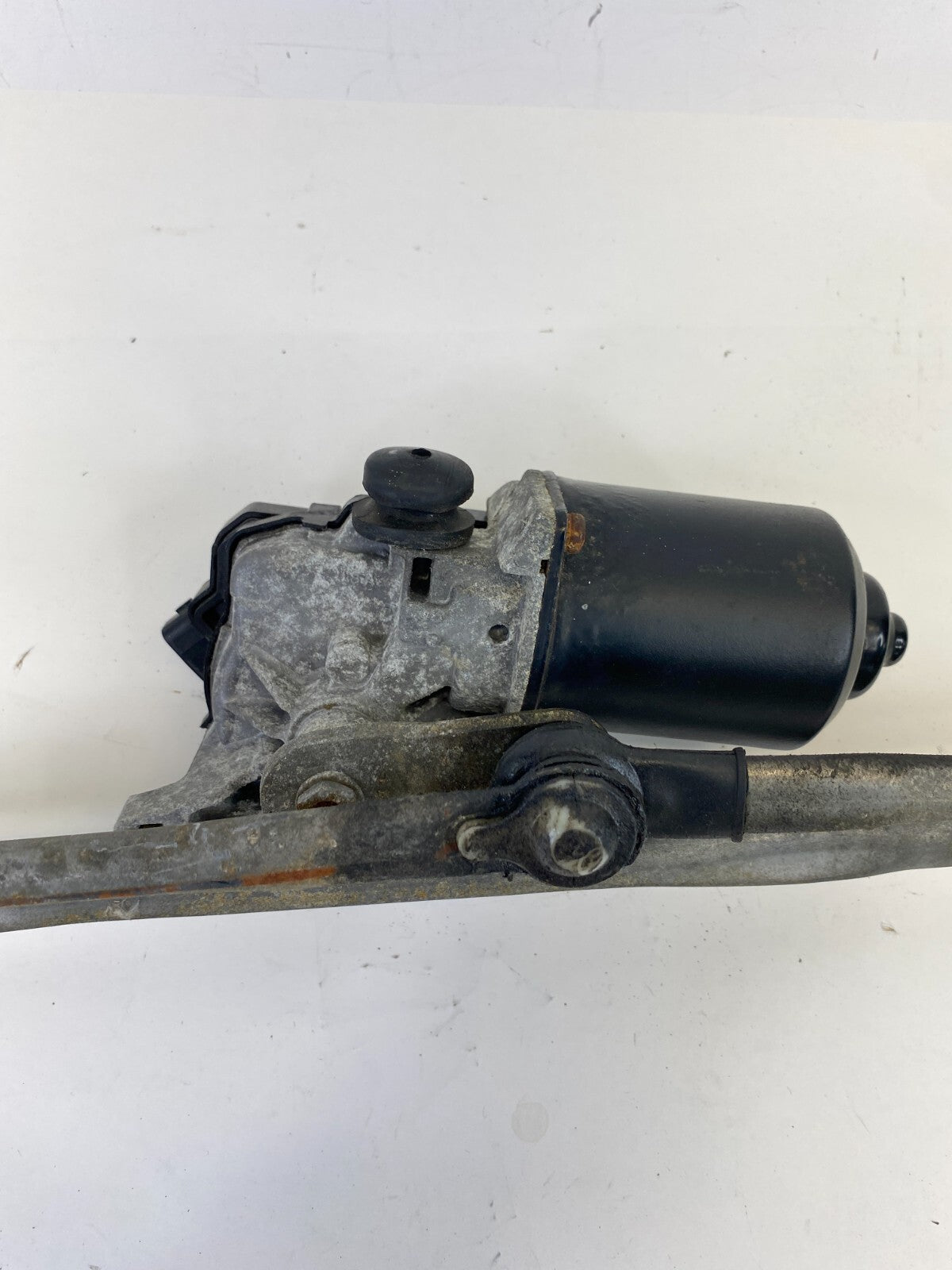 2005-2007 Dodge Magnum Front Windshield Wiper Motor W/ Linkage 04805711AA OEM