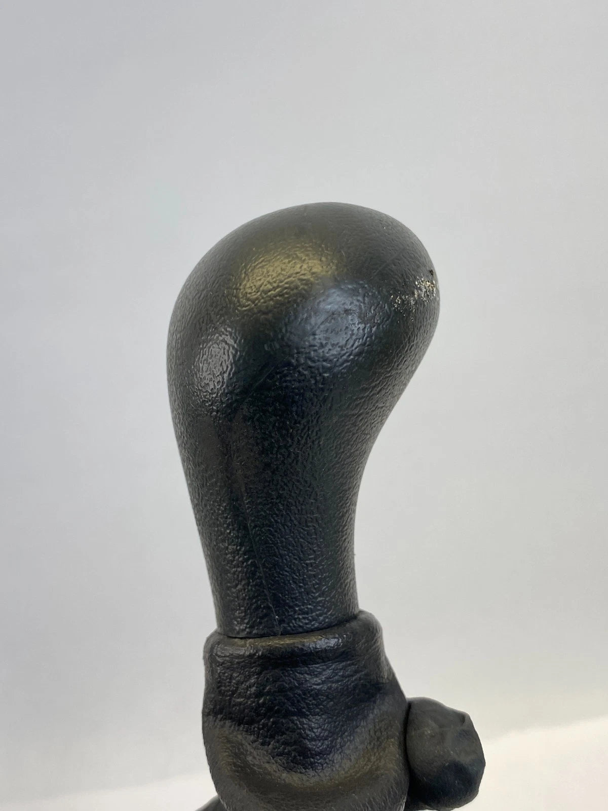 2002-2009 CHEVROLET TRAILBLAZER SHIFTER HANDLE KNOB AND BOOT OEM