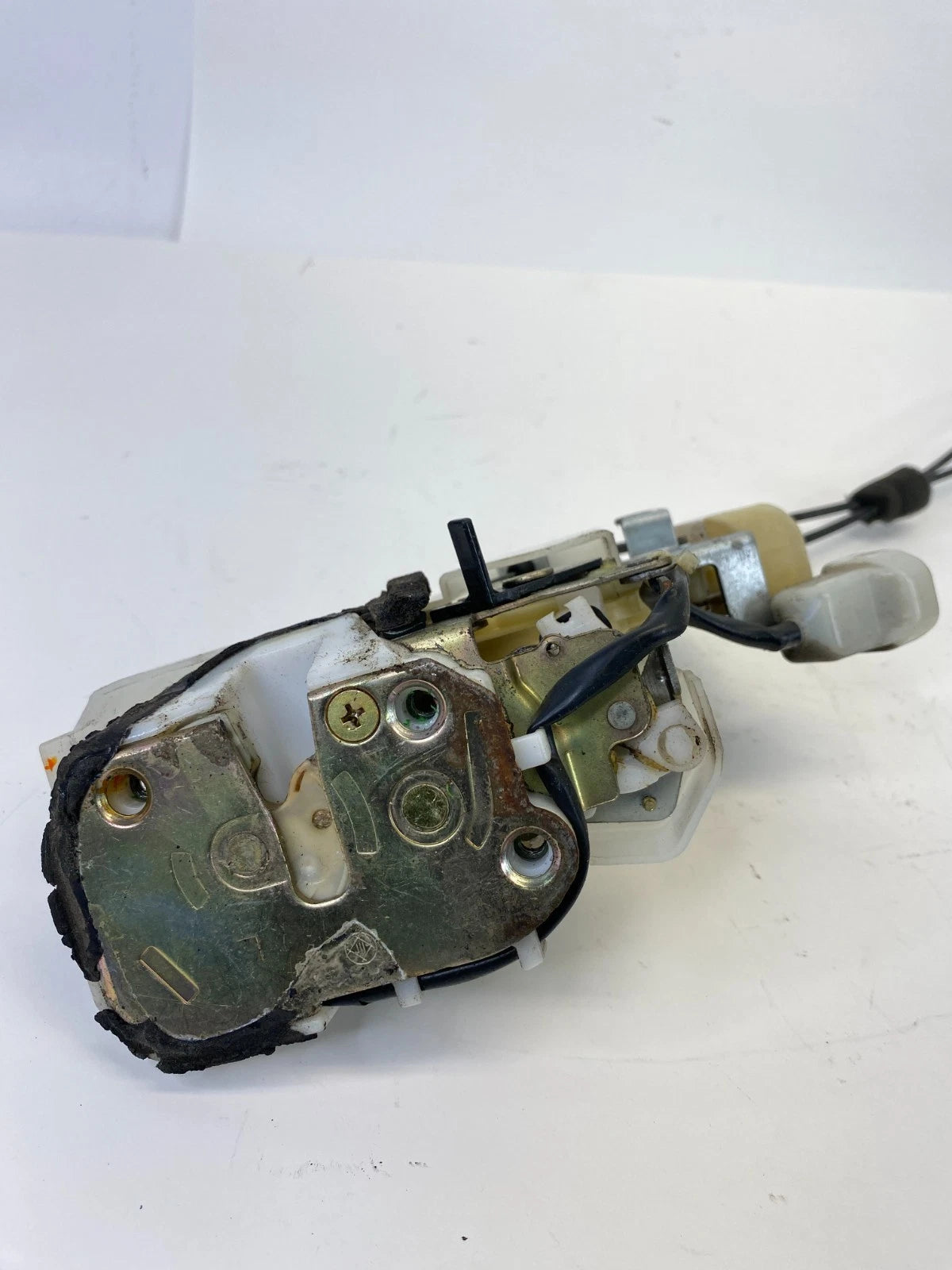 1998-2005 LEXUS GS300 REAR LEFT SIDE DOOR LOCK LATCH REALEASE ACTUATOR OEM