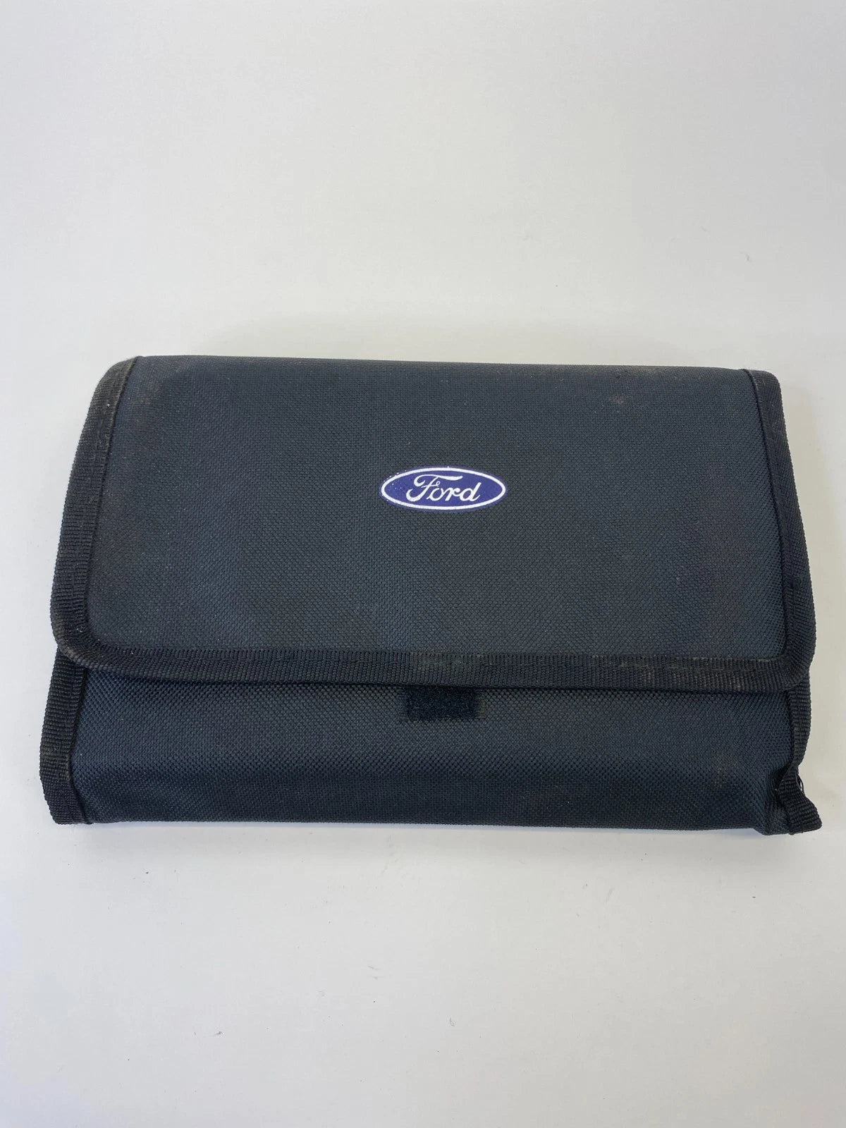 2016 FORD TAURUS OWNERS MANUAL WARRANTY GUIDE INFORMATION BOOK SET W/ CASE OEM