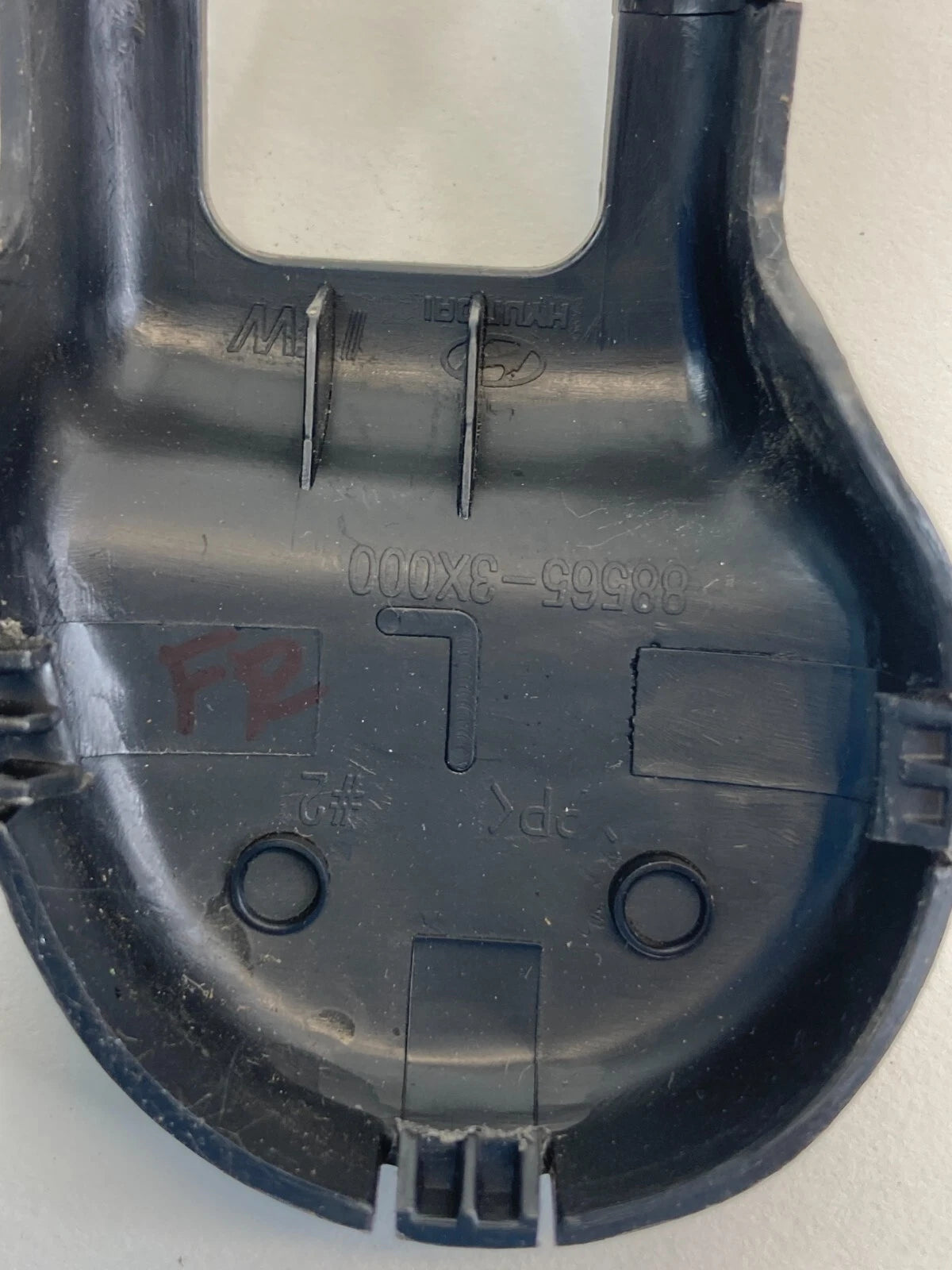2011-2016 HYUNDAI ELANTRA FRONT LEFT SIDE OUTER TRACK END COVER TRIM CAP OEM