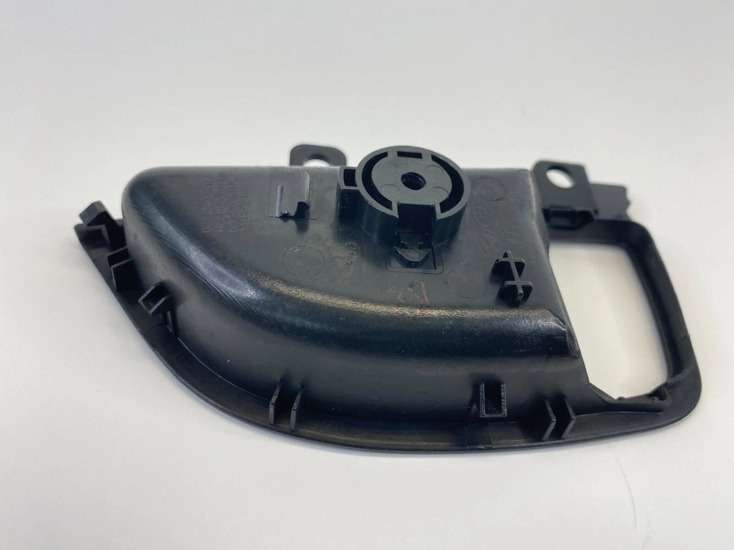 11-16 HYUNDAI ELANTRA REAR LEFT INNER DOOR HANDLE TRIM BEZEL COVER 83611-MD100