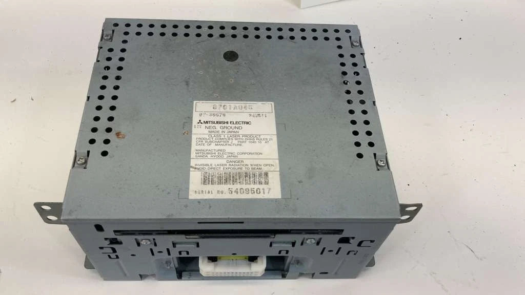 2004 2005 MITSUBISHI GALANT 2.4L RADIO AM FM CD PLAYER RECEIVER MP3 8701A045 OEM