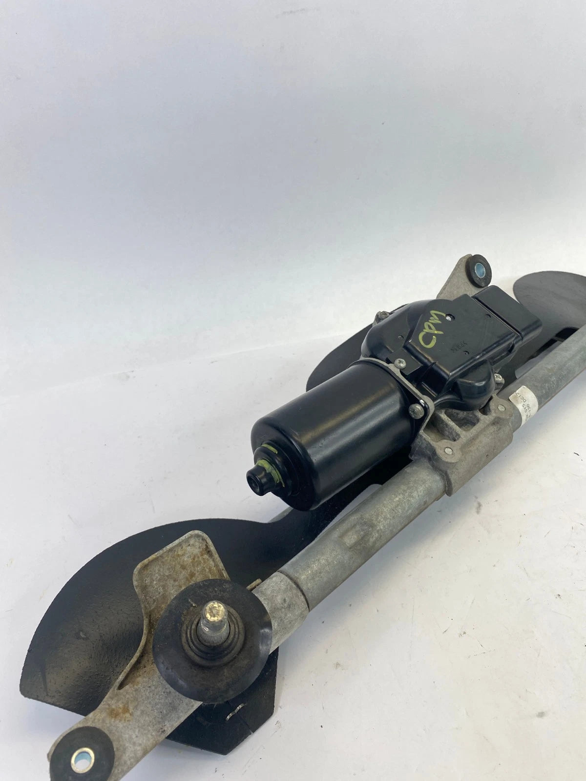 2010-2017 CHEVROLET EQUINOX FR WINDSHIELD WIPER MOTOR TRANSMISSION OEM 84241847