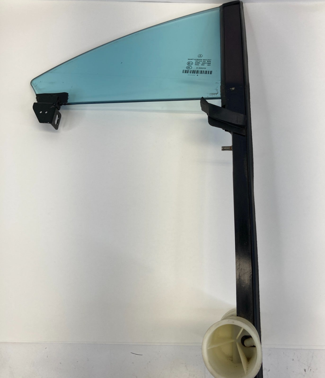 06 Mercedes CLS500 Rear Right Side Back Vent Quarter Window Glass A219-737-06-30