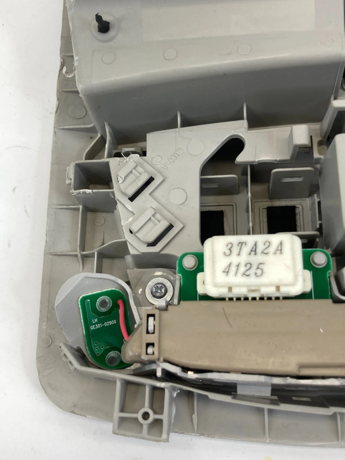 13-16 Nissan Pathfinder Roof Console Dome Map Light Sunglass Holder 26430-C990A