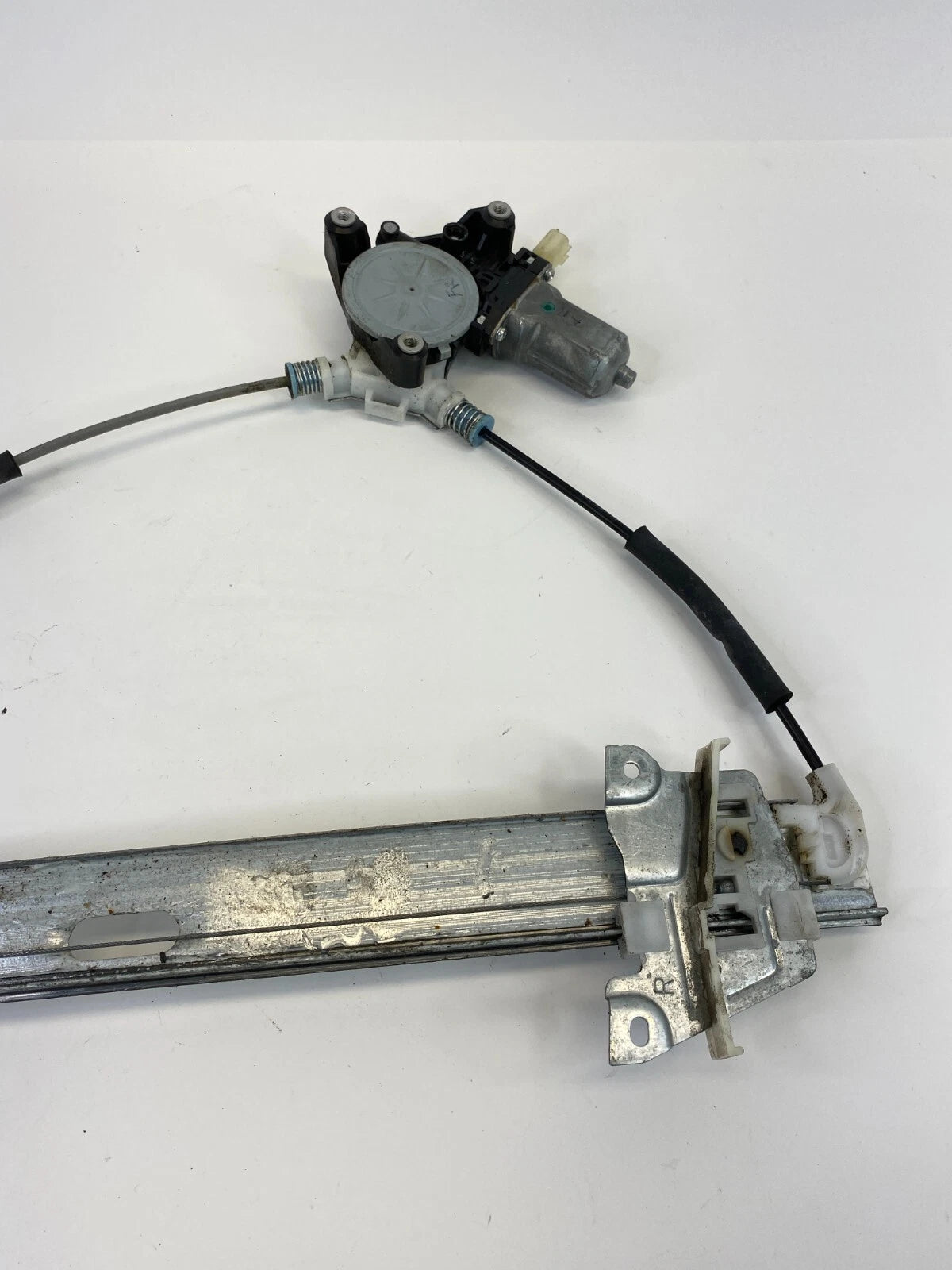 2007-2012 FORD ESCAPE FRONT RIGHT DOOR WINDOW REGULATOR MOTOR CM09257-0A OEM