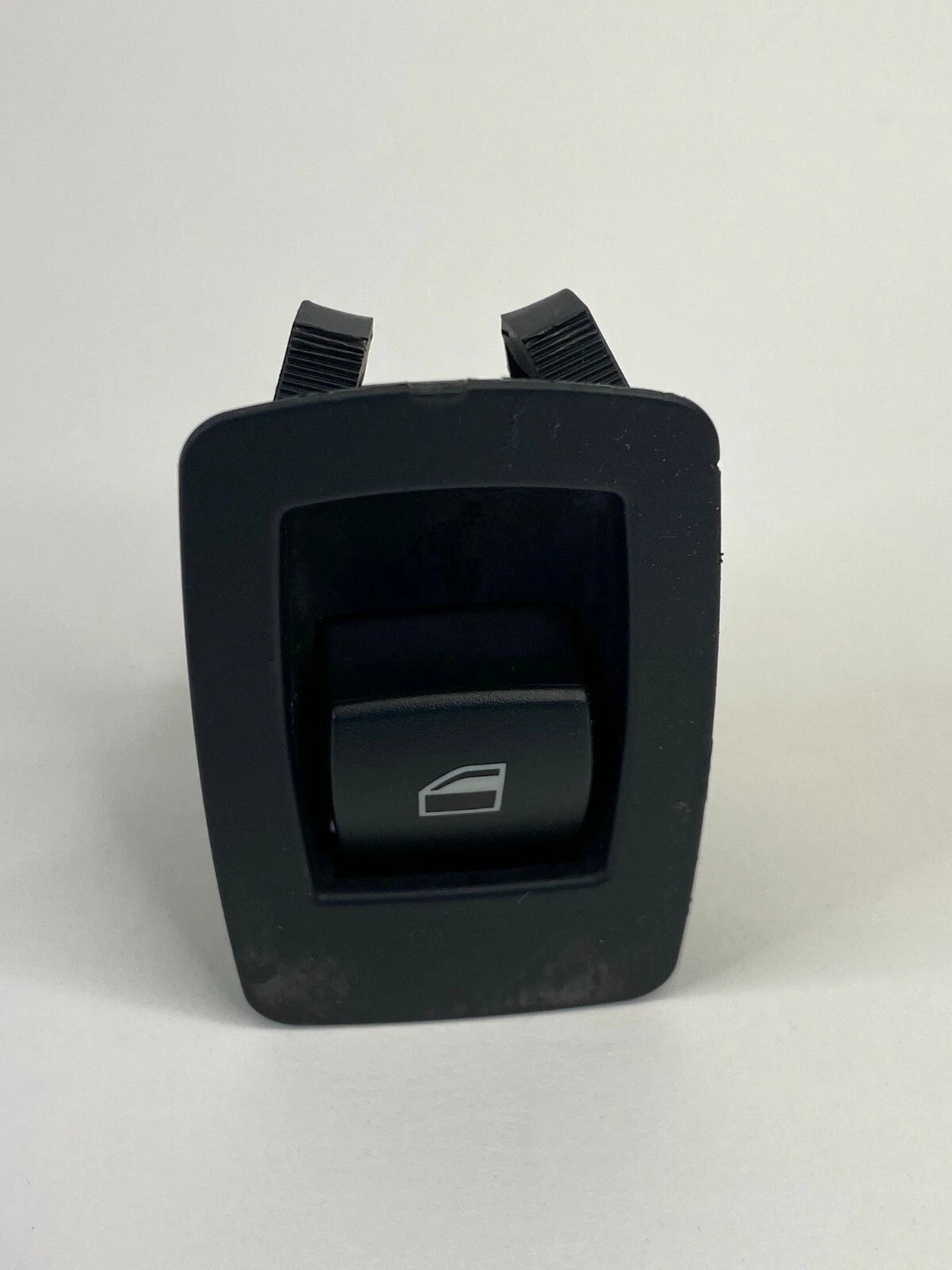 2008-2010 BMW 550I REAR LEFT BACK SIDE DOOR POWER WINDOW SWITCH BUTTON 9113773