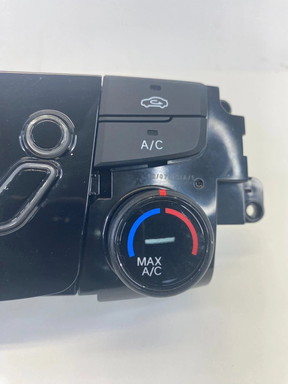 2011-2013 Hyundai Sonata Dash AC Climate Control Temperature Switch 97250-3Q001