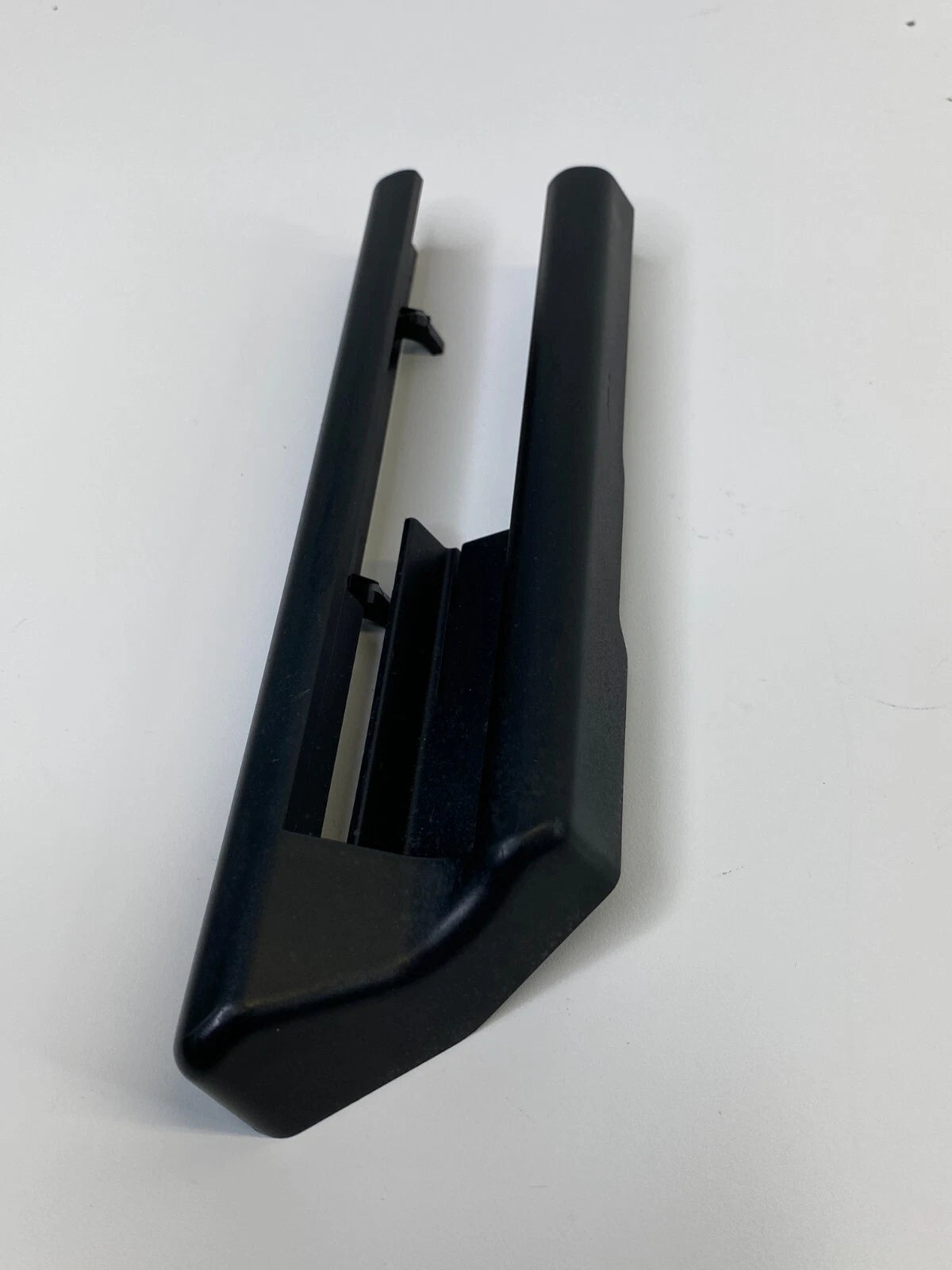 2009 2010 BMW 535I XDRIVE REAR SEAT RAIL TRIM COVER BEZEL 7007703608290 OEM