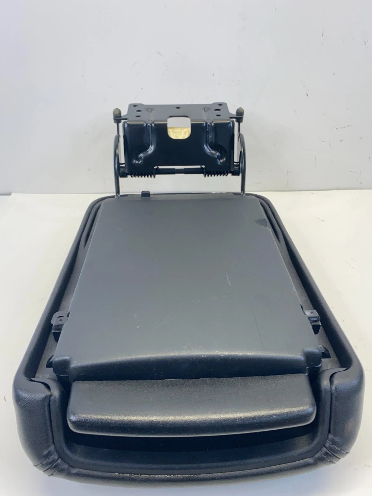2015-2017 CHRYSLER 200 CENTER CONSOLE ARMREST ARM REST STORAGE LID COVER OEM