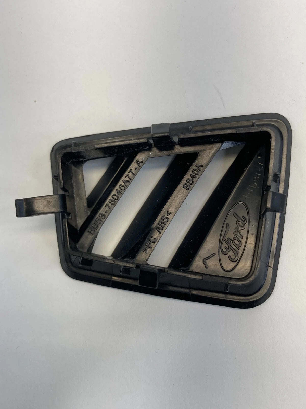 13-19 FORD POLICE INTERCEPTOR UTILITY DASH LEFT A/C AIR VENT DEFROSTER GRILLE