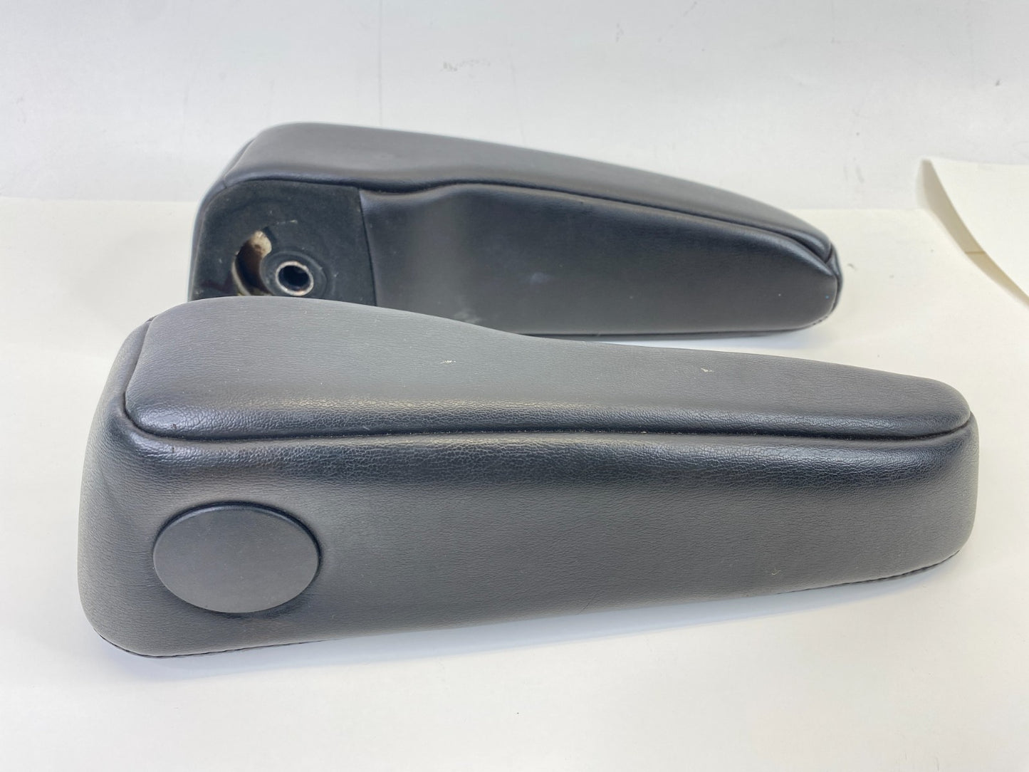 2008-2012 Buick Enclave 2nd Row Rear Left & Right Seat Armrest Arm Rest Pair