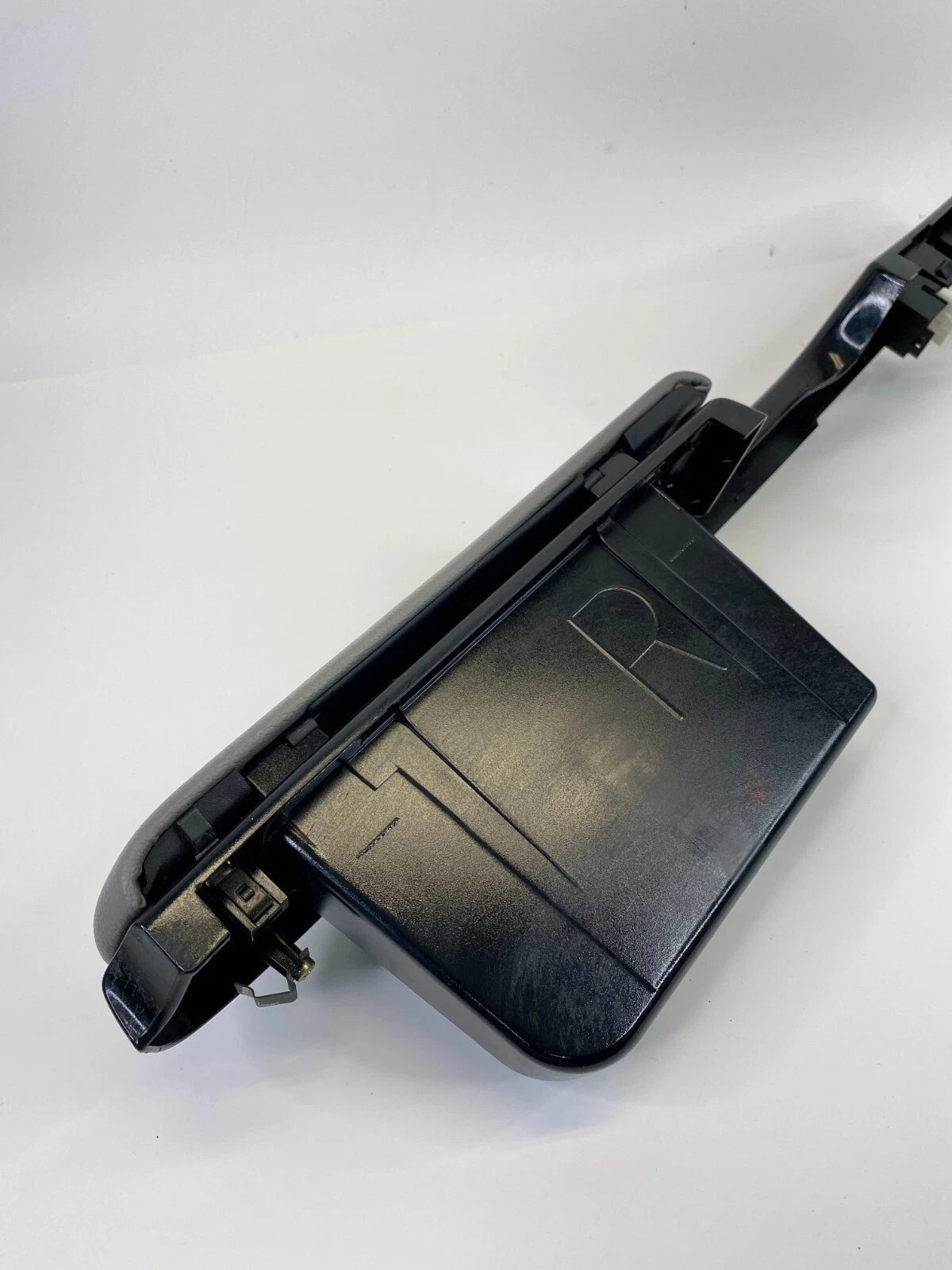 04-10 TOYOTA SIENNA FRONT RIGHT SIDE DOOR ARMREST W/ WINDOW SWITCH 74231-AE011