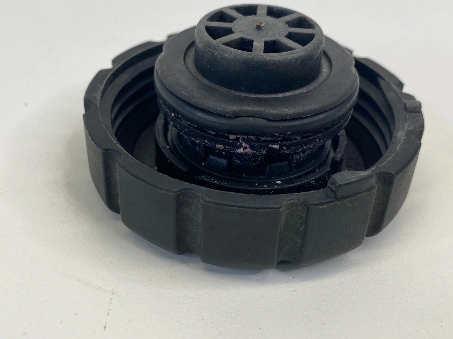96-09 MERCEDES-BENZ E320 3.2L ENGINE RADIATOR COOLANT TANK CAP COVER 2105010615
