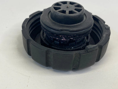 96-09 MERCEDES-BENZ E320 3.2L ENGINE RADIATOR COOLANT TANK CAP COVER 2105010615