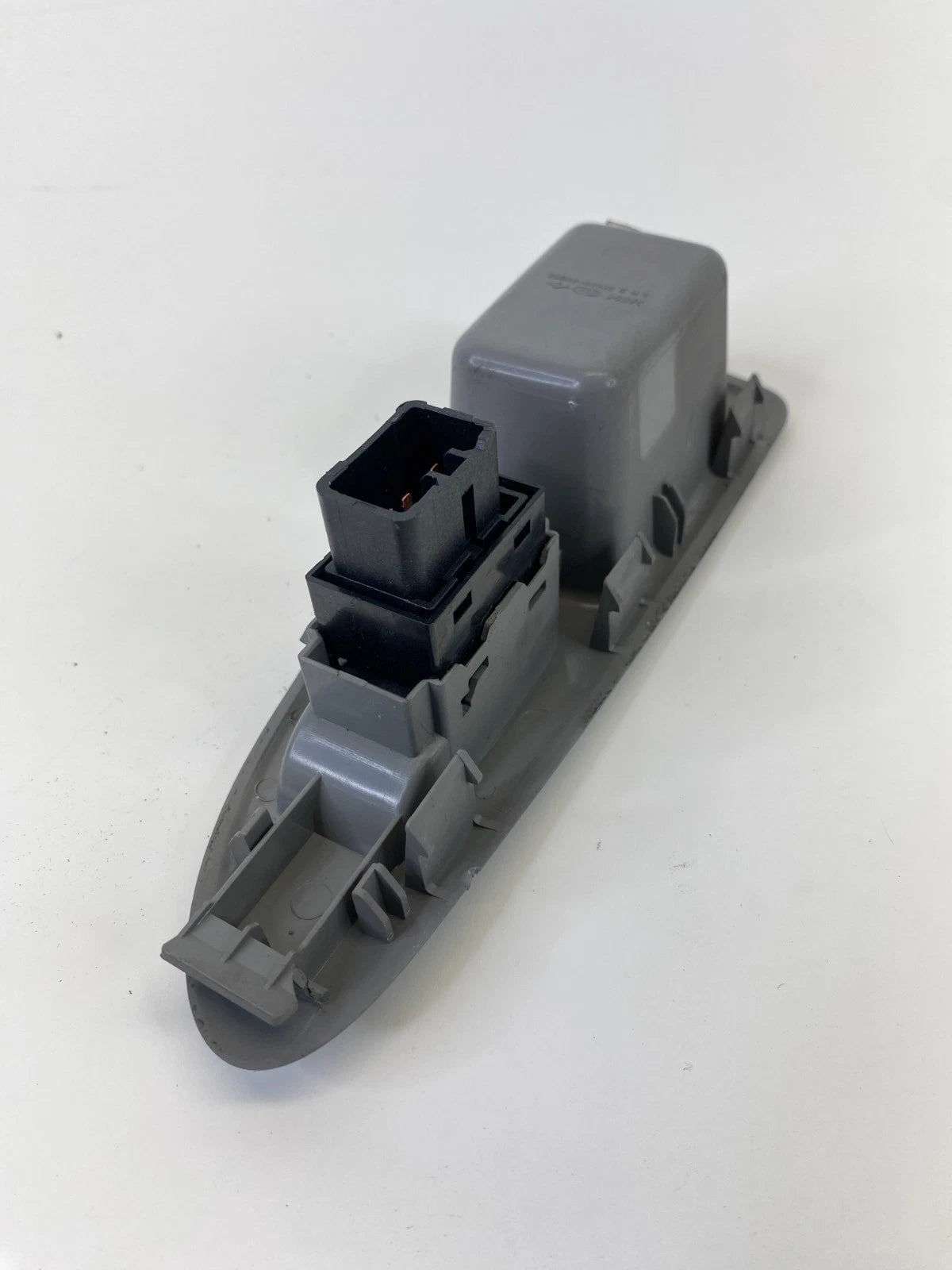 06-08 KIA OPTIMA REAR LEFT BACK DOOR WINDOW CONTROL SWITCH W/ BEZEL 93580-2G000