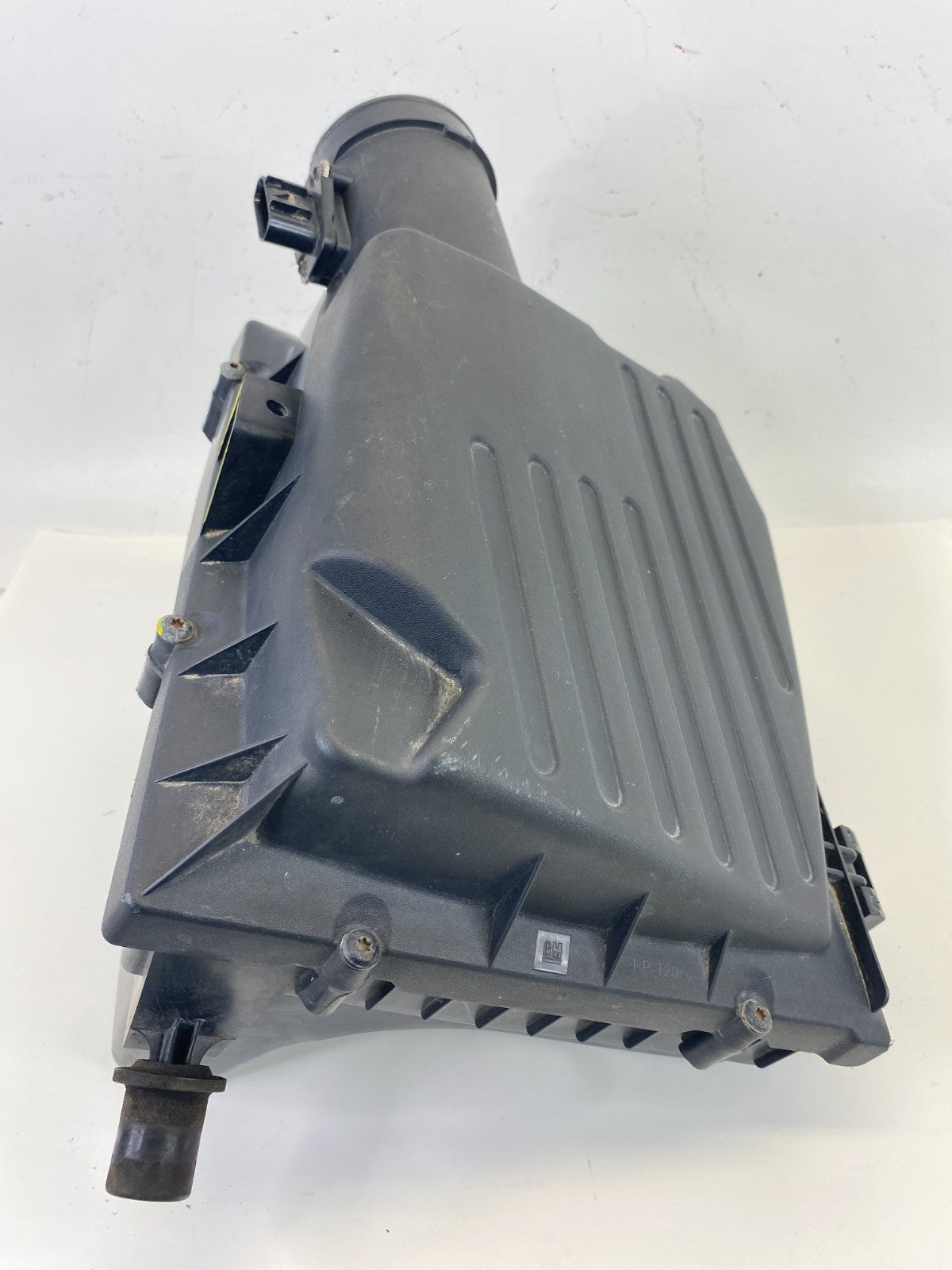 2011 2012 2013 Buick Regal 2.4L L4 AT Air Intake Cleaner Box Housing Cover OEM