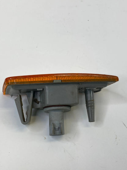 2005-2010 CHRYSLER 300 FRONT RIGHT PASS BUMPER SIDE MARKER LIGHT LAMP ASSY OEM