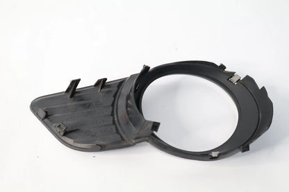 2011-2017 TOYOTA SIENNA FRONT RIGHT FOG LAMP LIGHT TRIM HOLE COVER 52127-08040