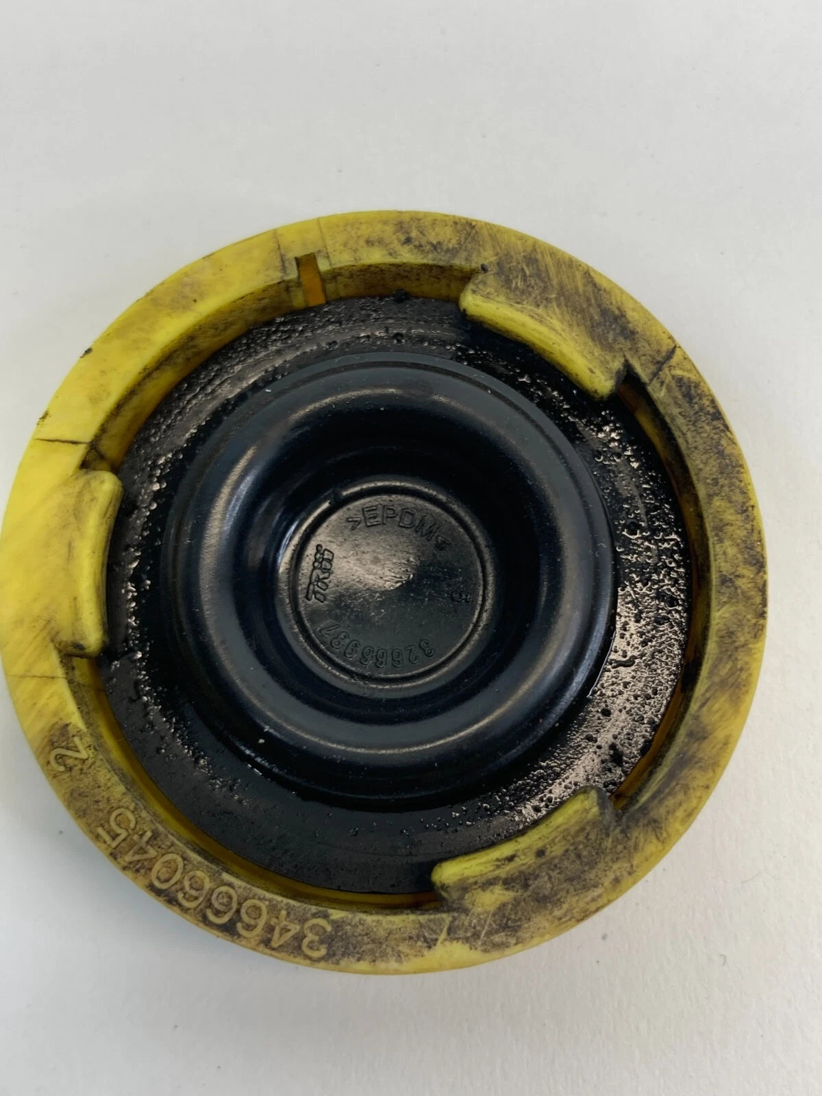 2008-2016 CHRYSLER TOWN & COUNTRY 3.8L BRAKE FLUID CYLINDER TANK CAP 34666045