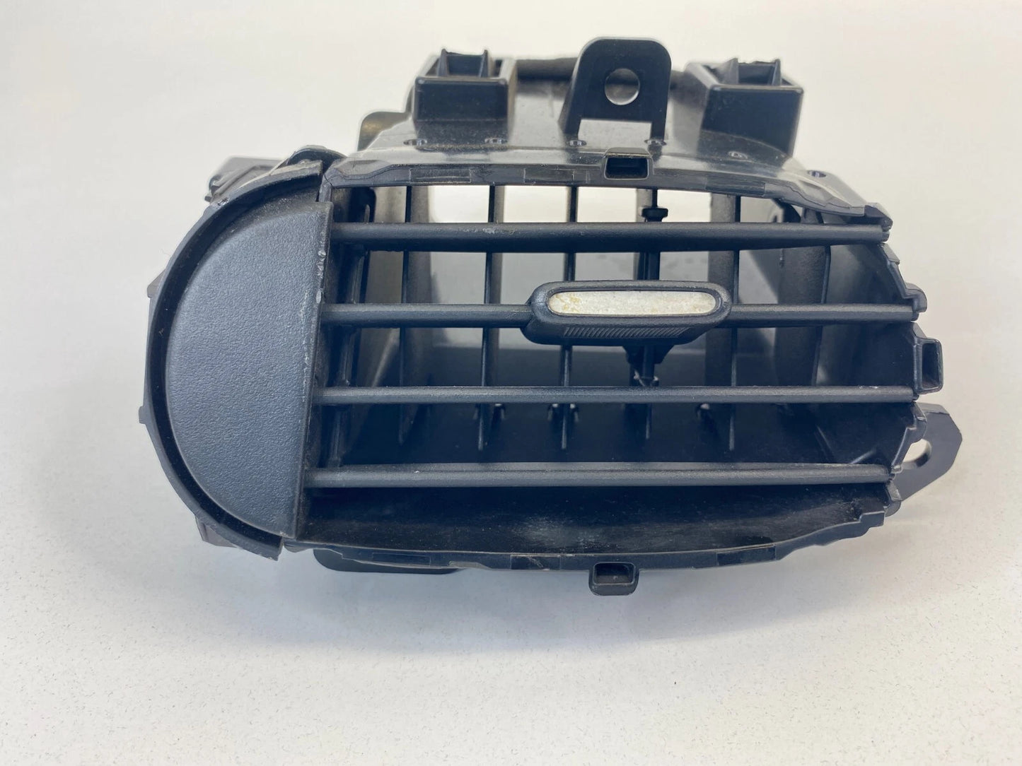 2009-2014 NISSAN CUBE BASE 1.8L CENTER DASH DASHBOARD AIR VENT GRILLE 687511FA0A