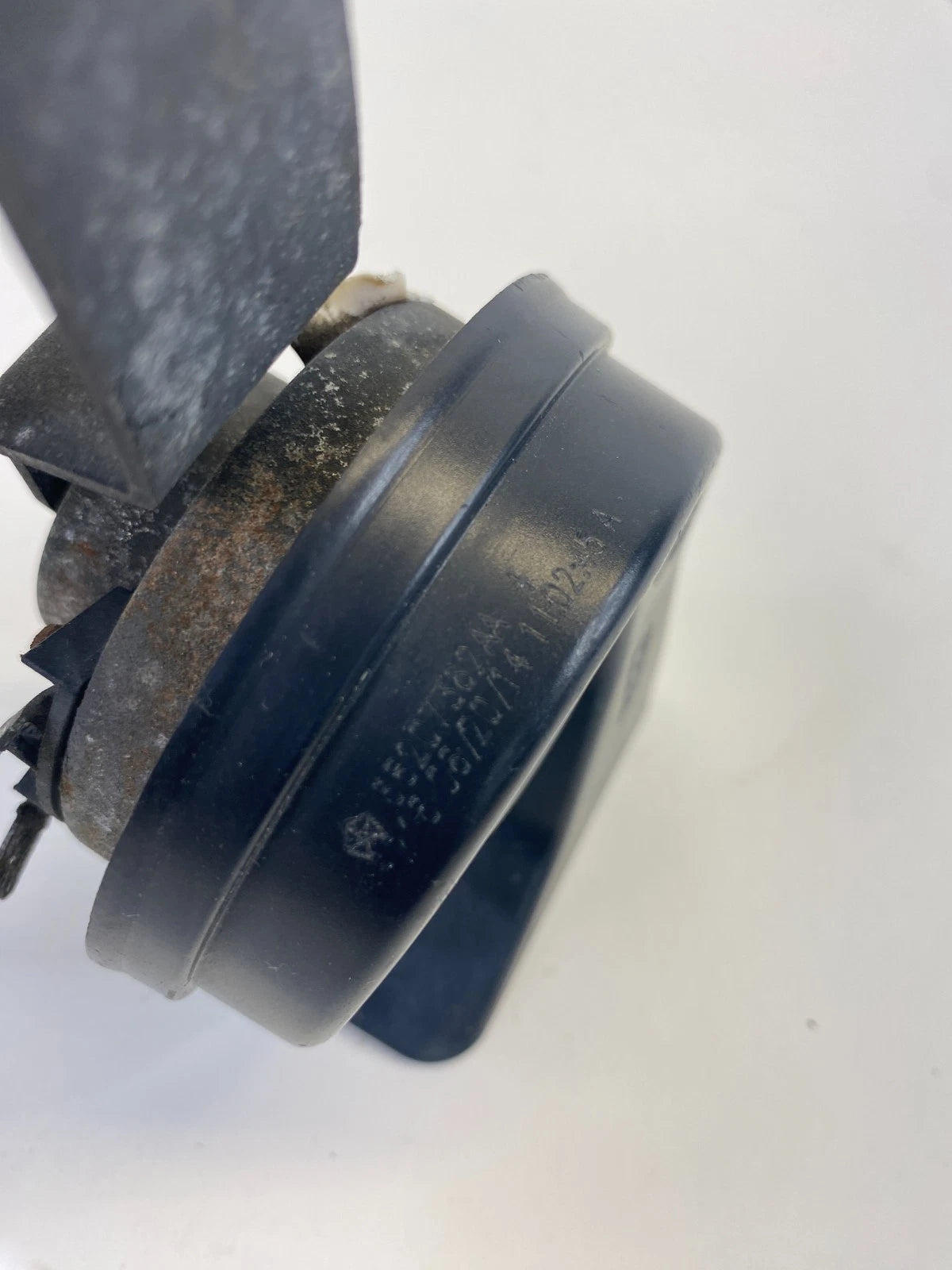 2015 2016 2017 CHRYSLER 200 LOW TONE HORN NOTE ALARM SIREN E30055306 OEM